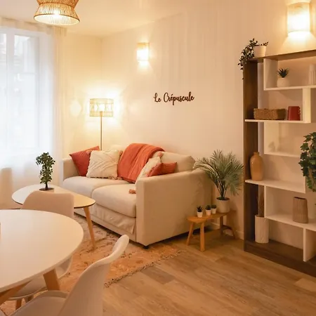 Le Crepuscule ~ Jardin ~ Arrivee Autonome Apartment Villenauxe